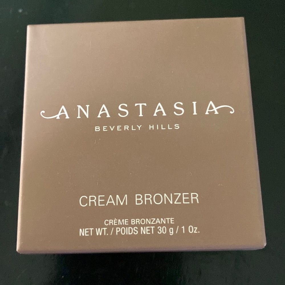 Anastasia Beverly Hills cream bronzer